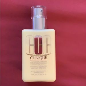 Clinique dramatically different moisture lotion